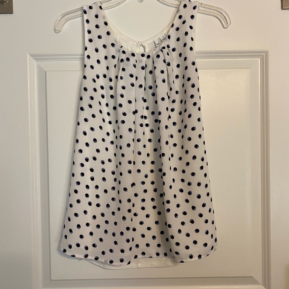 NWOT Elle SZ Large crisp white tank flawless $34